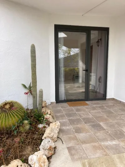 Casa con vista y jardín, a 20' de la playa — Foto 2