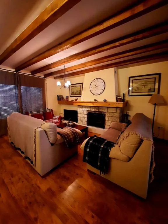 Casa con 4 camere da letto — Casa Cotis Beceite