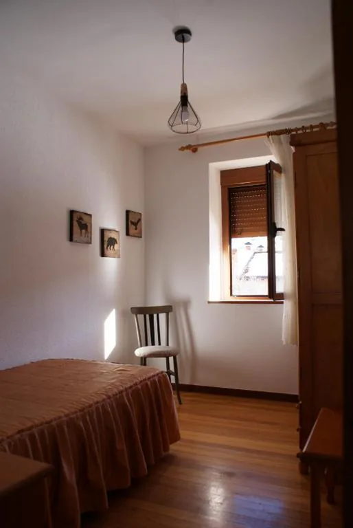 Standard-Einzelzimmer mit Gemeinschaftsbad — Casa Crescente