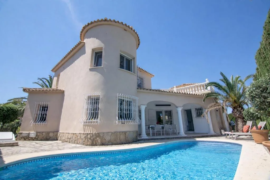 Villa — Casa Cyriel