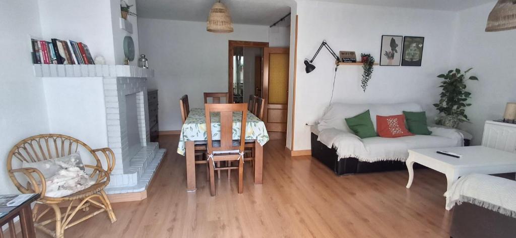 Casa de 5 habitaciones hasta 9 plazas, La Casilla en Dúrcal, Granada