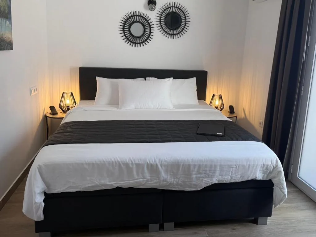 Small Double Room — Casa de Ámbar, Bed&Breakfast