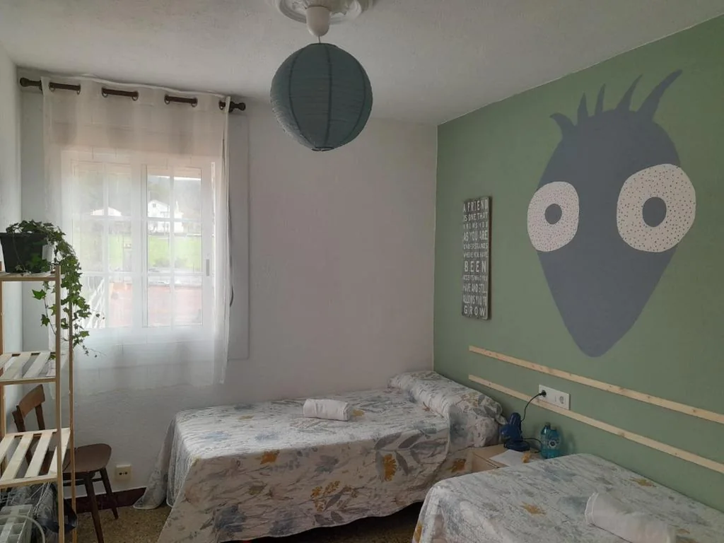 Habitación Doble con baño compartido - 2 camas — Casa de Amigos
