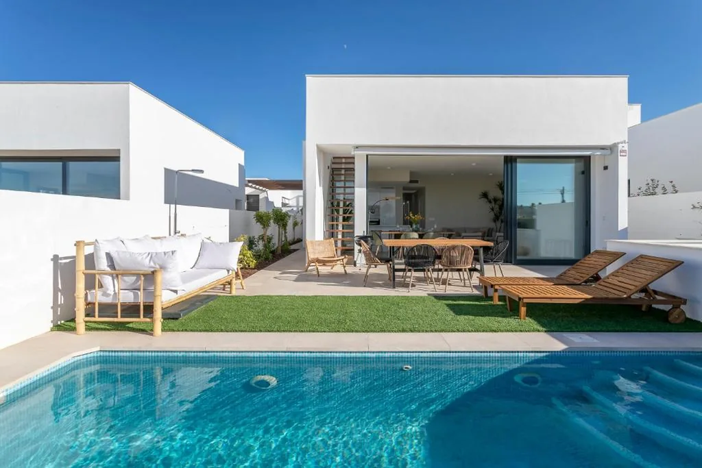 Villa de 3 dormitorios — Casa de Cristal - Beautiful villa with private pool, 350m from beach, astonishing views