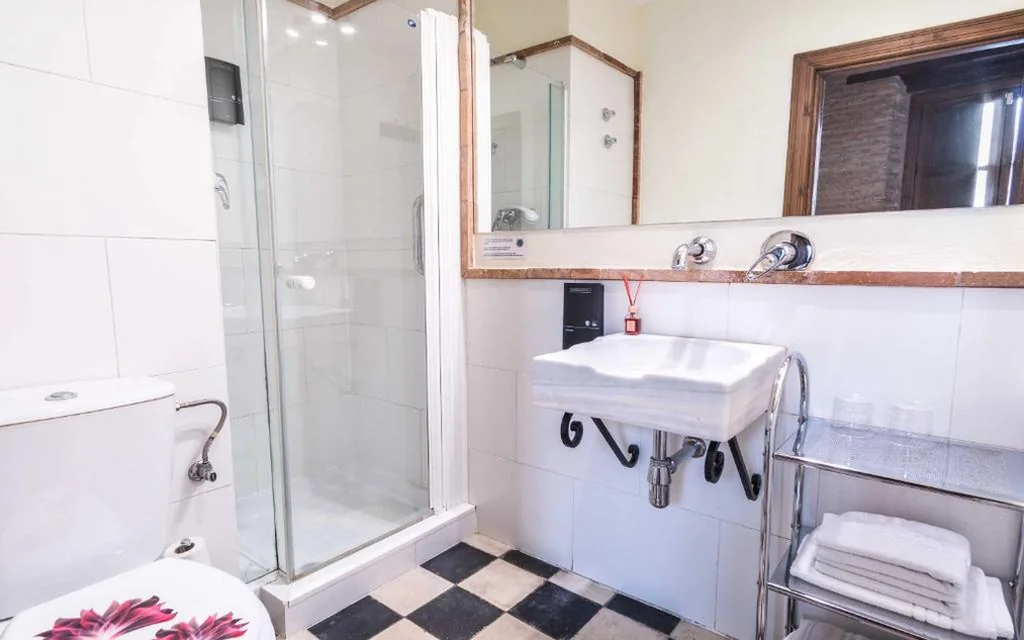 Standard-Doppelzimmer außen – 1 oder 2 Betten — Casa de Federico Boutique