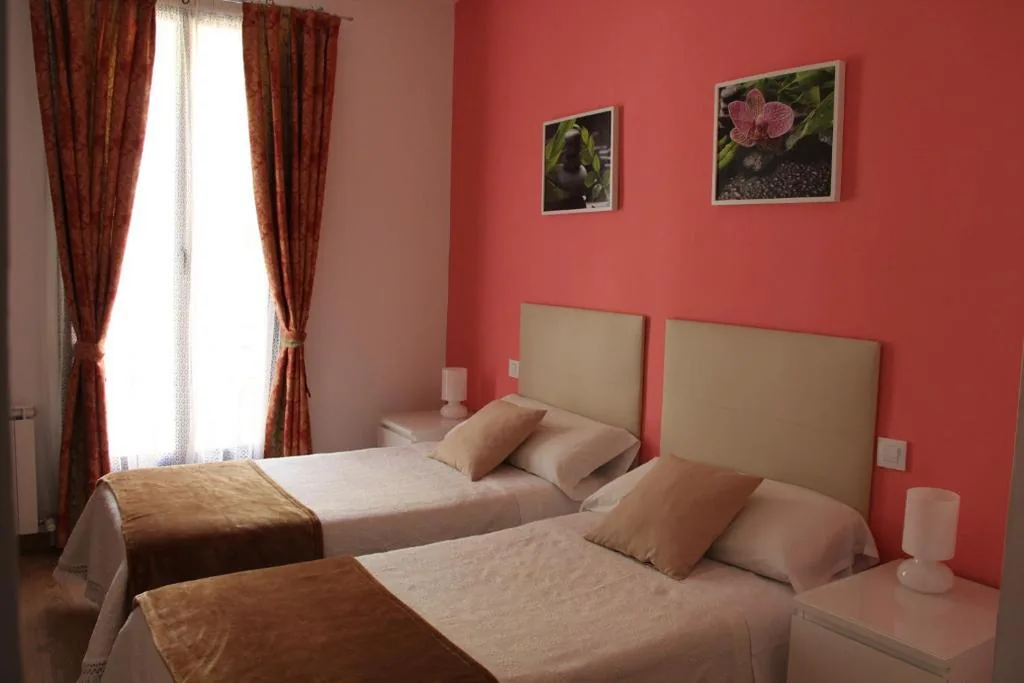 Habitación Doble - 2 camas — Casa de Huéspedes Galaica