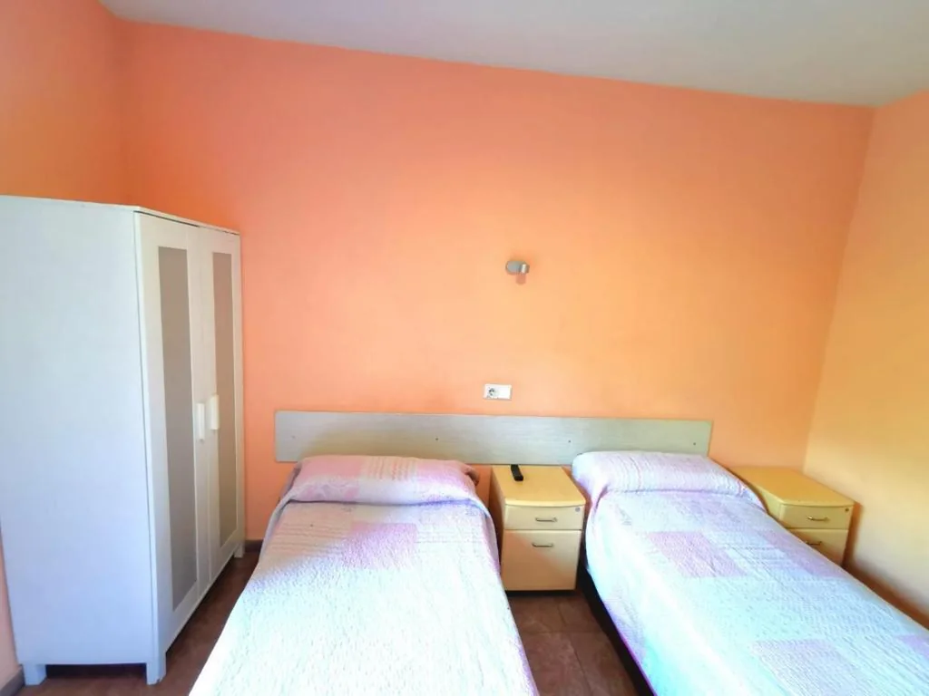 Tweepersoonskamer met gedeelde badkamer - 1 of 2 bedden — Casa de Huespedes La Asturiana