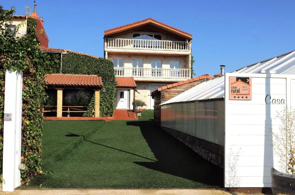 Casa con 8 camere da letto — Casa de la Hiedra Soria