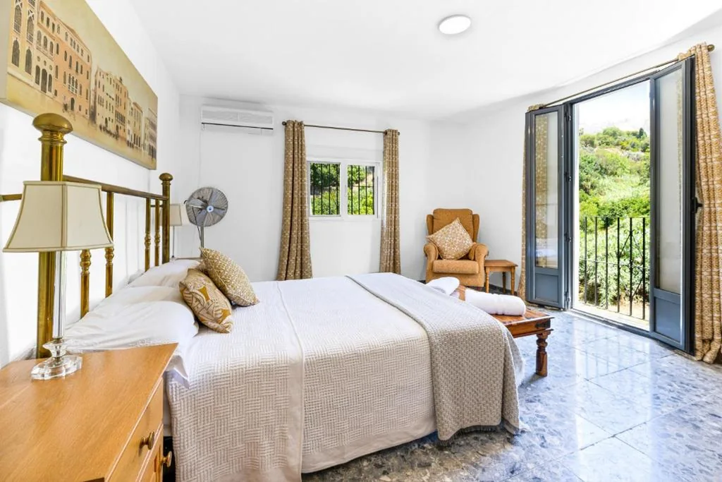 Apartamento Deluxe de 2 dormitorios con vistas al jardín — Casa de las Risas B&B