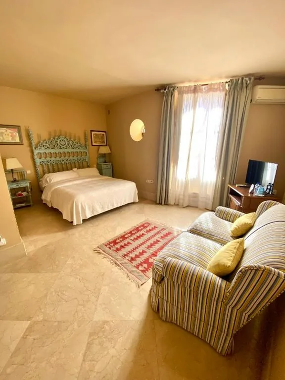 Double Room with Garden View - 1 or 2 Beds — Casa de los Bates