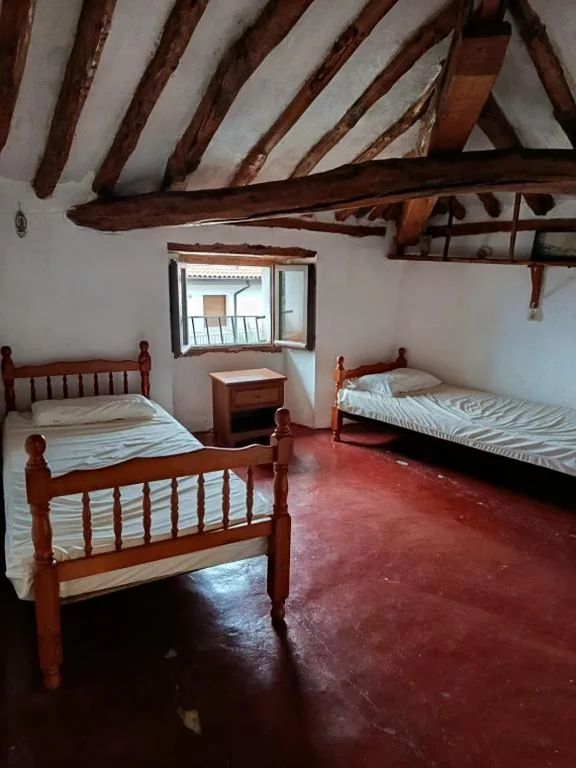 Camera doppia con bagno in comune - 2 letti — Casa de peregrinos La PerlaNegra