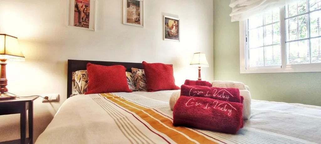 Chambre double avec vue sur le jardin — casa de vicky