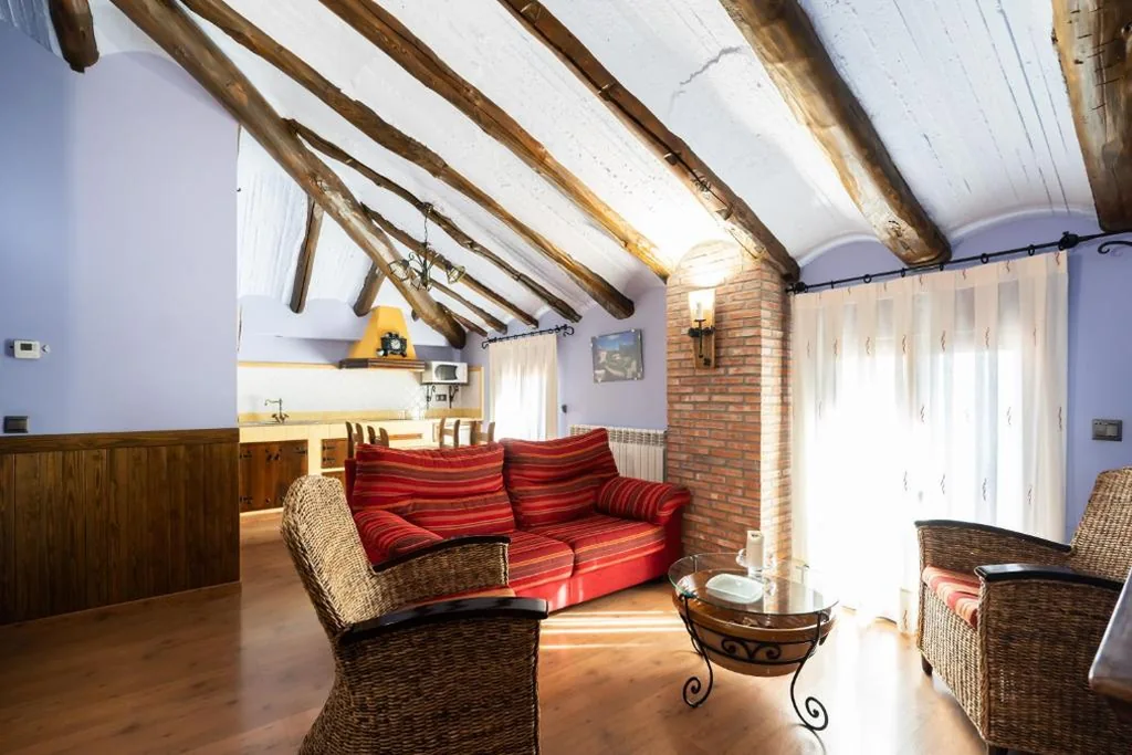 Apartamento de 2 dormitorios - Cella — Casa del Agüelo