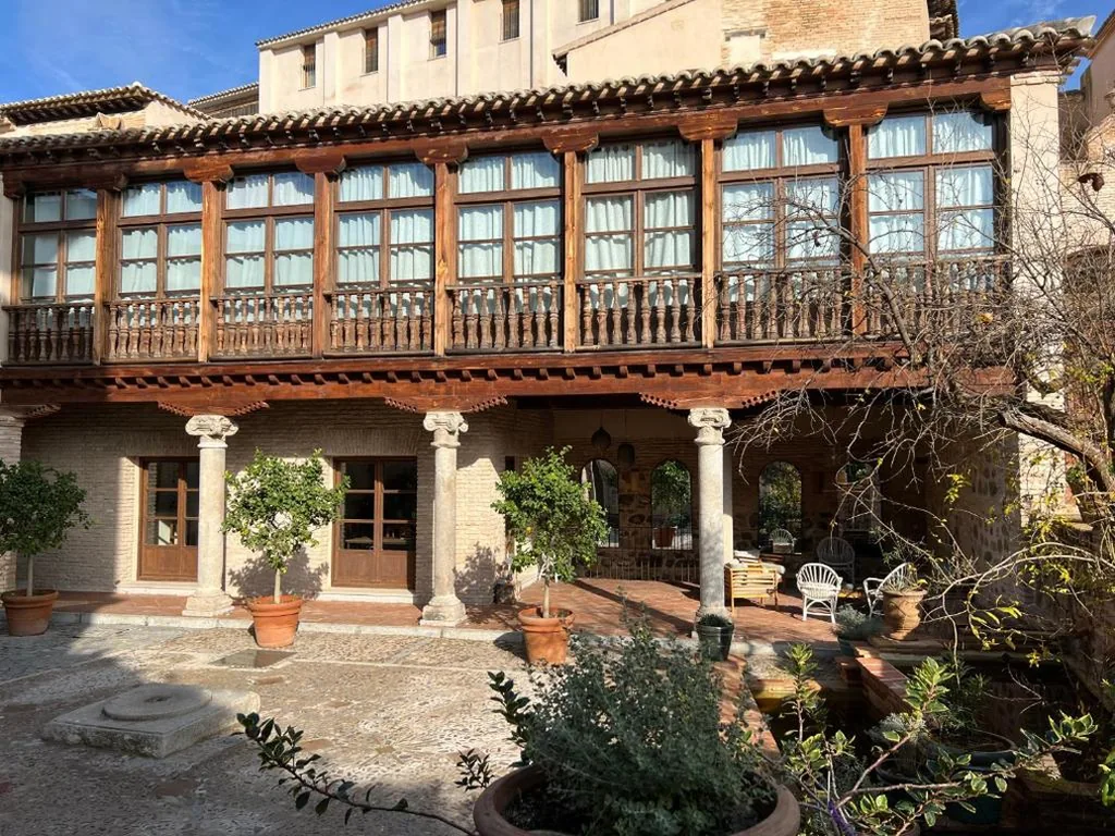 Villa Deluxe — Casa del Armiño - Historic Boutique Hotel in Toledo Old Town