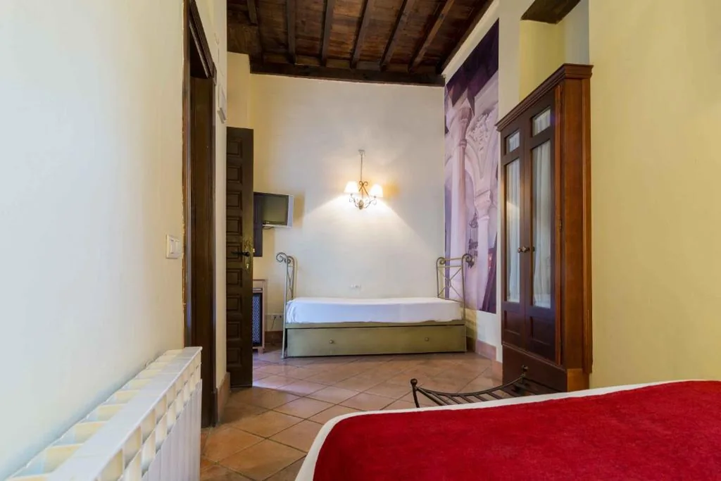 Camera Doppia Standard con letto supplementare — Casa del Capitel Nazarí