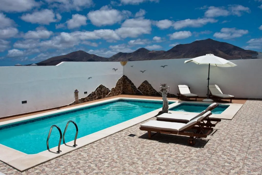 Villa con 3 camere da letto — Casa Delfín Playa Blanca 2 dormitorios y piscina