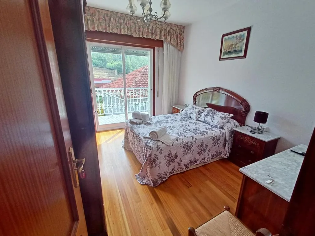 Doppelzimmer mit Balkon und Gemeinschaftsbad — CASA DO AVÒ