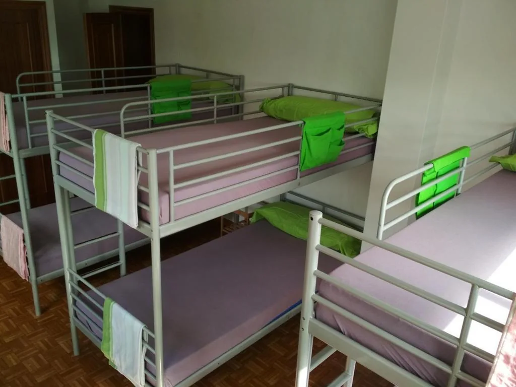 Habitación Compartida Mixta de 6 camas — Casa Do Marabillas
