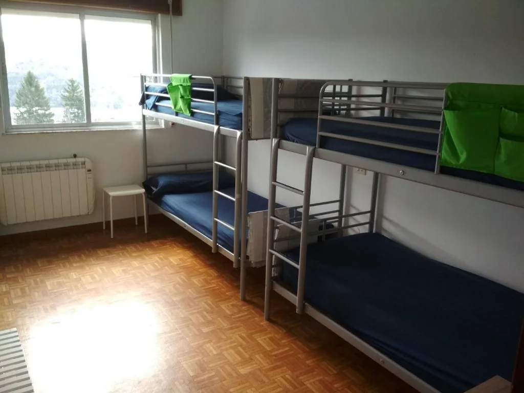 Habitación Cuádruple con baño compartido — Casa Do Marabillas