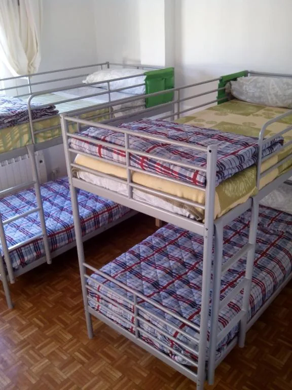 Habitación Cuádruple con baño privado — Casa Do Marabillas