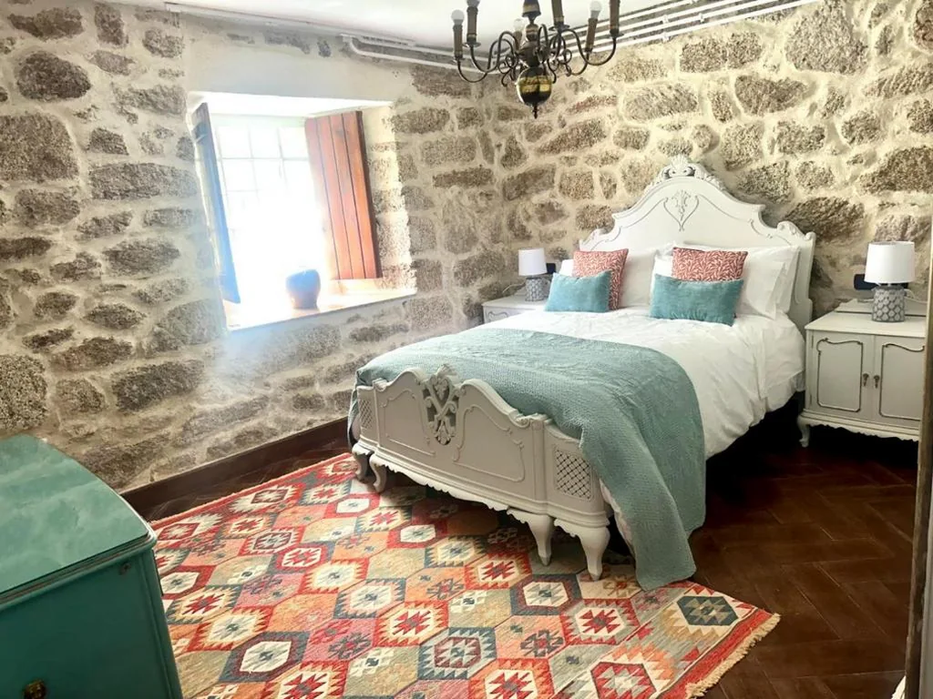 Habitación Doble Deluxe — Casa do Miraval - Museo del aviador Camino de Santiago Sanabrés