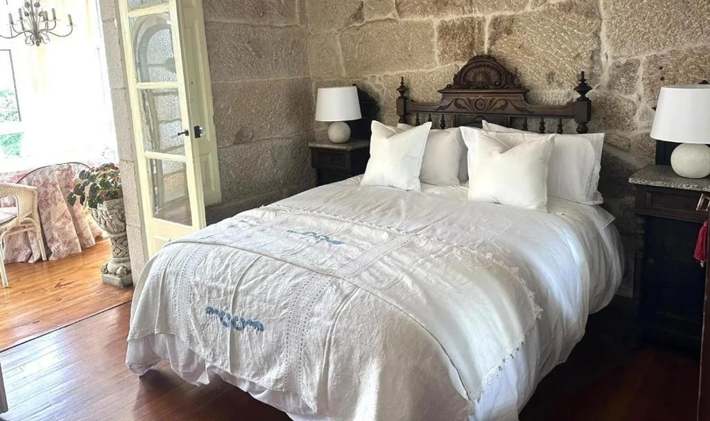 Habitación Doble Deluxe — Casa do Miraval - Museo del aviador Camino de Santiago Sanabrés