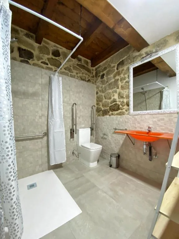 Habitación Doble adaptada para personas con movilidad reducida — Casa do Veiga