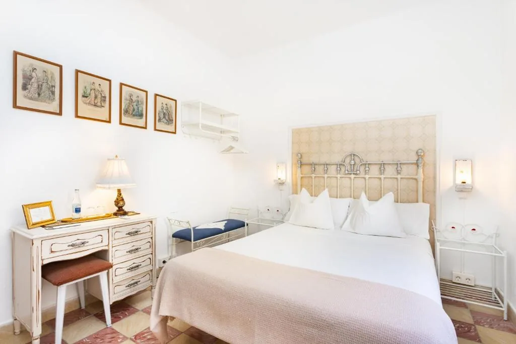Quarto Duplo com casa de banho privativa — Casa Doña Carmela Adults Only Guesthouse - Free Parking