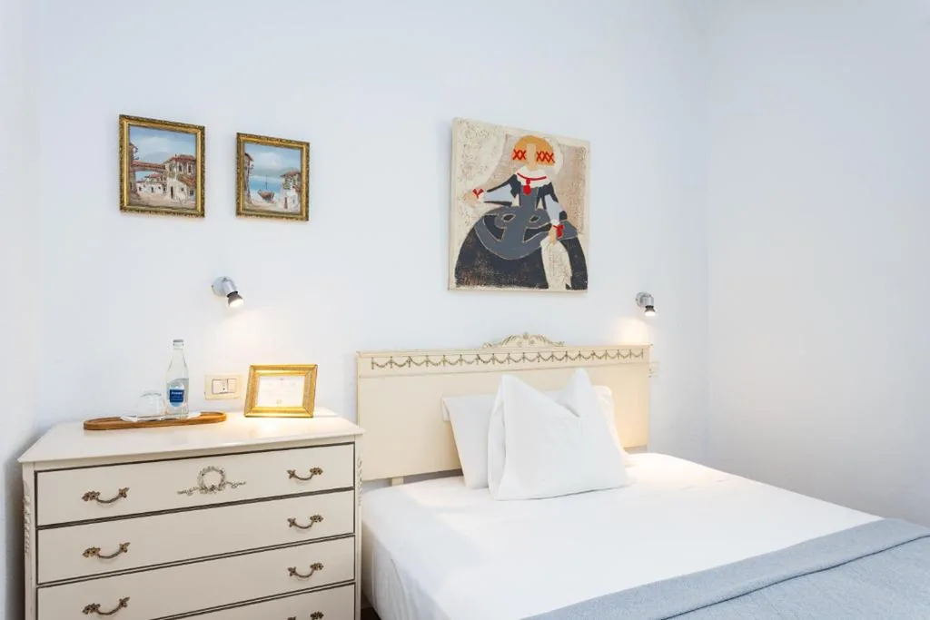 Quarto Duplo com casa de banho privativa exterior — Casa Doña Carmela Adults Only Guesthouse - Free Parking