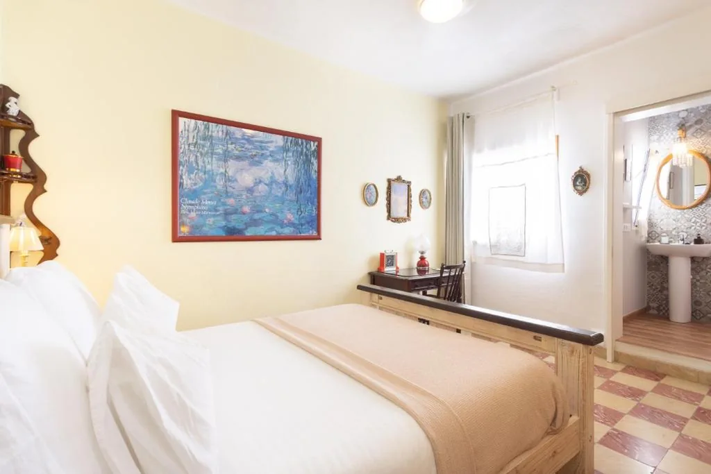Quarto Duplo Superior com casa de banho privativa — Casa Doña Carmela Adults Only Guesthouse - Free Parking