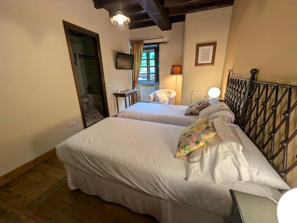 Camera doppia standard con 2 letti singoli — Casa Doñano