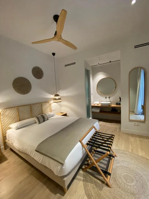 Camera tripla Superior — Casa du Soleil Hostal Boutique