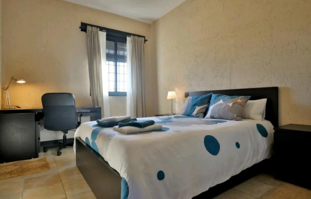 Habitación Deluxe - 1 cama grande — Casa Ecuestre Carmen Martínez