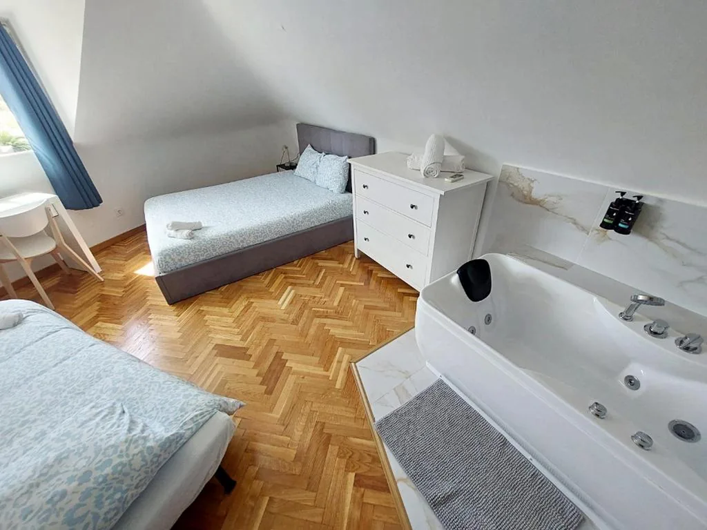 Habitación Triple de lujo — Casa El Viso