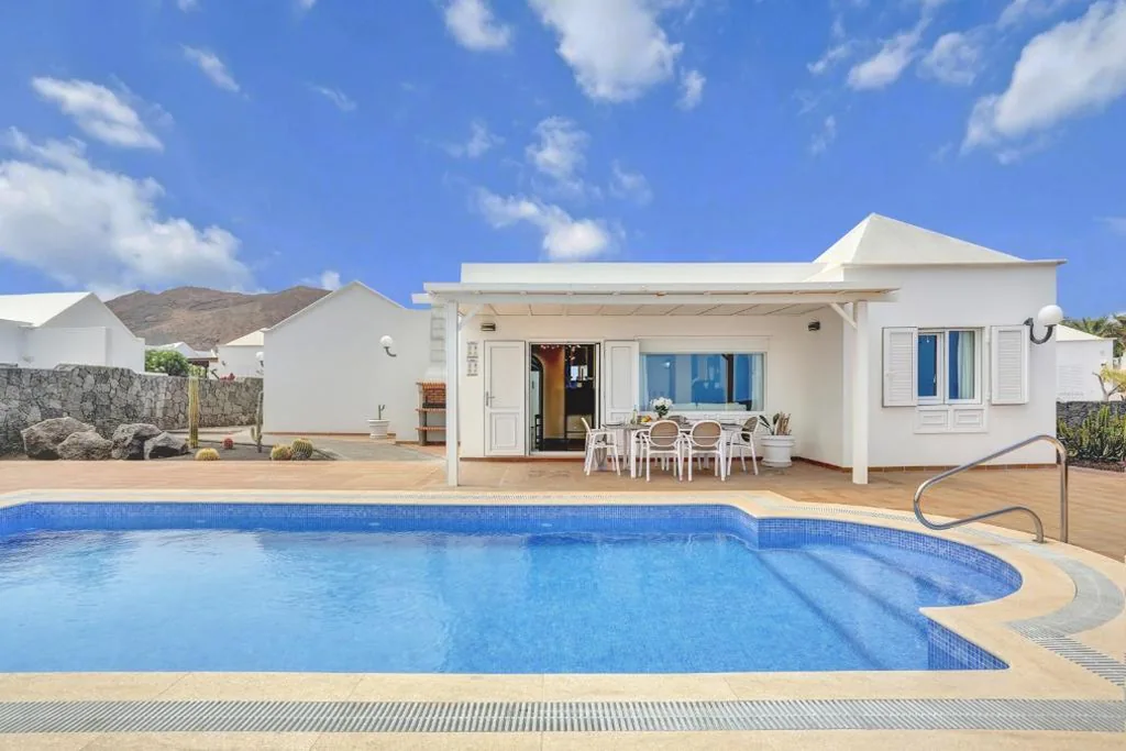 Villa de 3 dormitorios — Casa ELENA