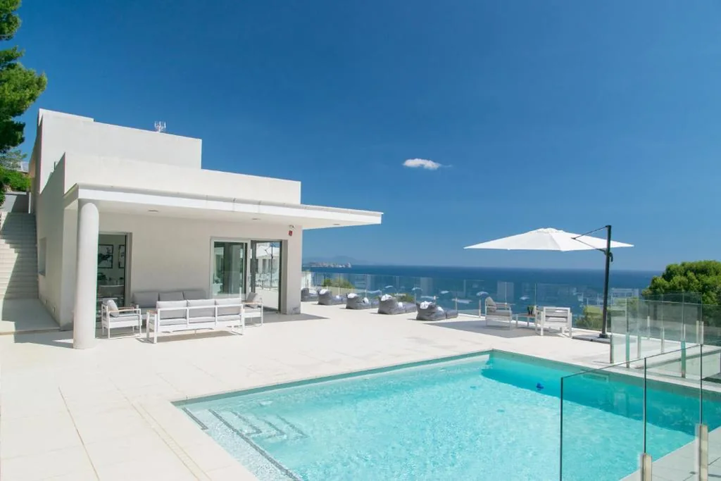 Villa — Casa Emnitan