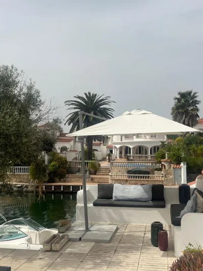 'Casa Empuria' Luxury pool house by the canal with jetty — foto 10