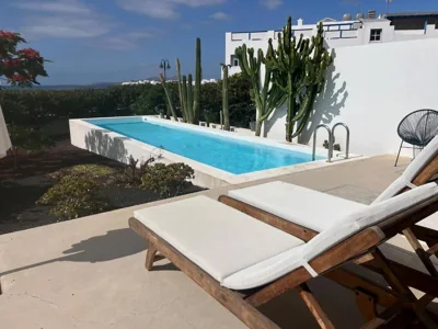 Casa en el mar con infinity pool — foto 3