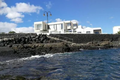 Casa en el mar con infinity pool — foto 4