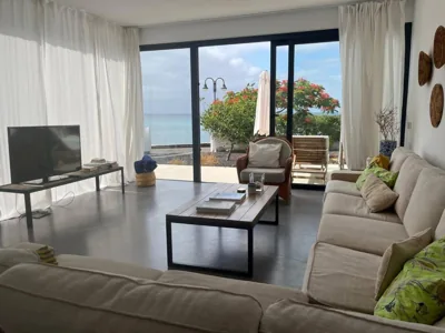 Casa en el mar con infinity pool — foto 6