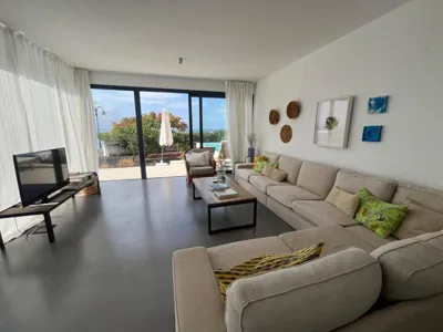 Casa en el mar con infinity pool — foto 7
