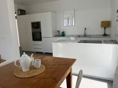 Casa en el mar con infinity pool — foto 10