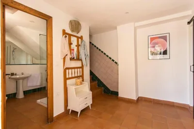Casa en San Cristobal por Miwa Studio — 写真 3
