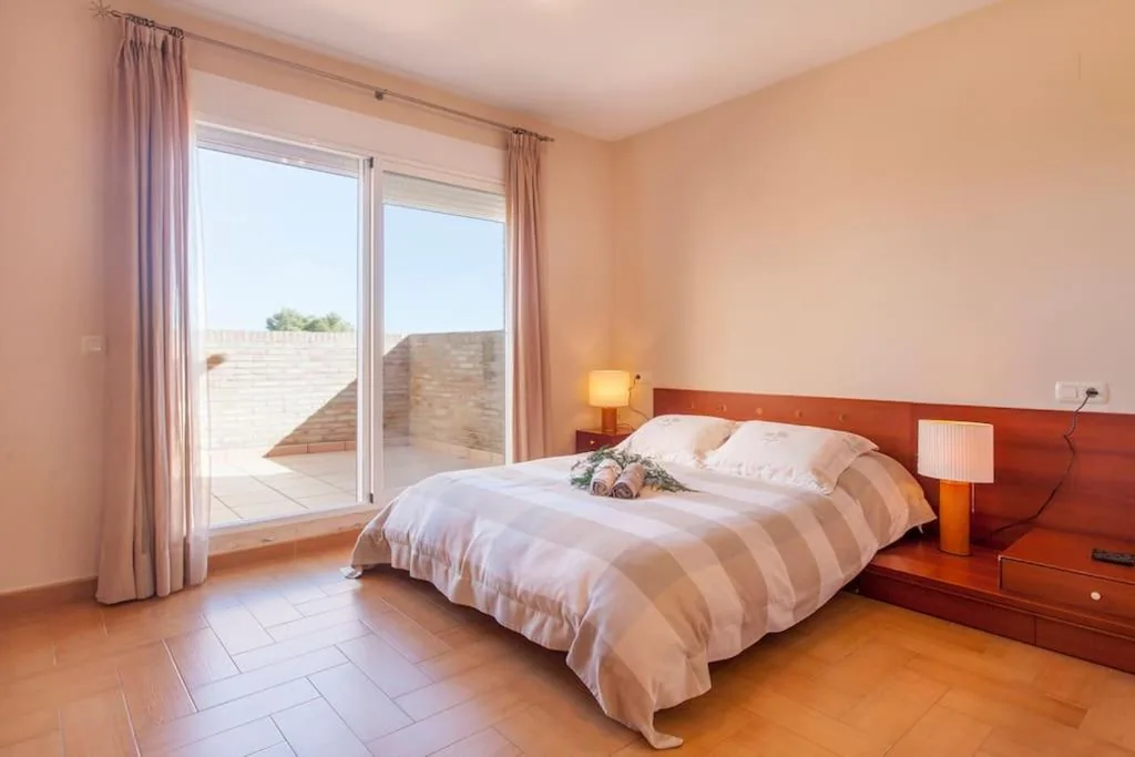 Casa en Valencia, piscina, cerca de golf, playas, moto Gp
