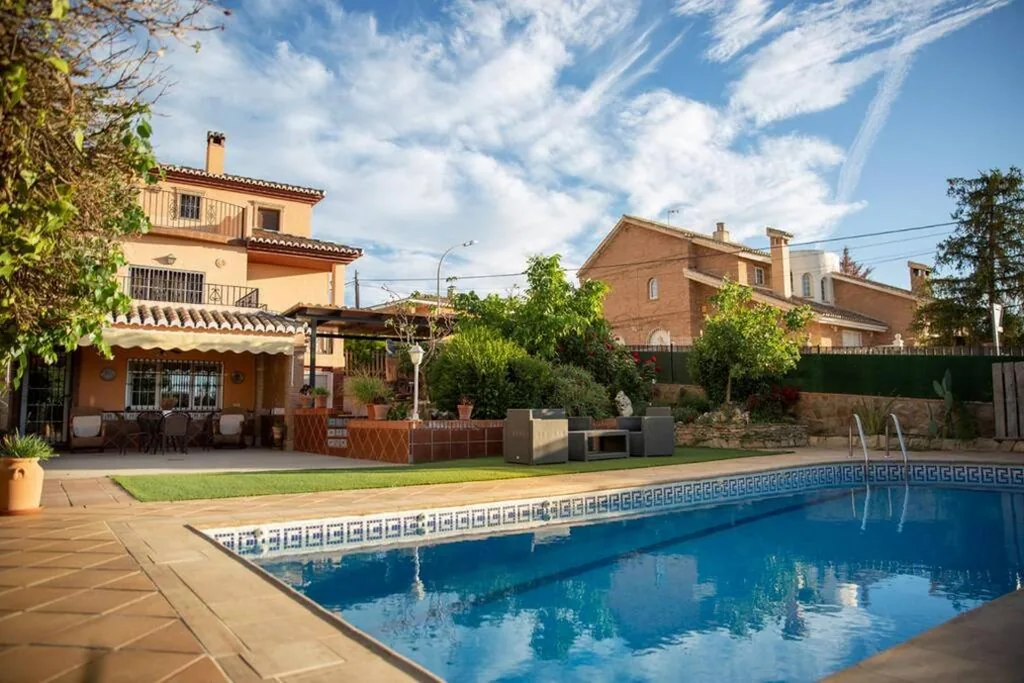 Two-Bedroom House — Casa espaciosa cerca de Monachil