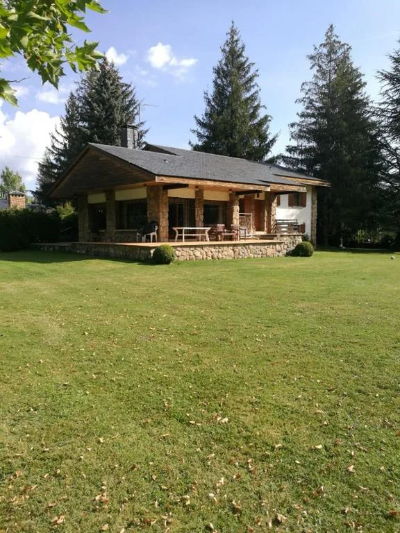 Casa de 4 dormitorios — Casa Etna