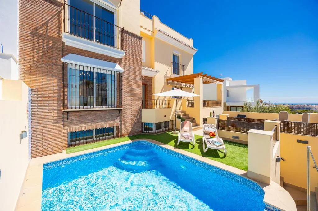 Villa — Casa Eva
