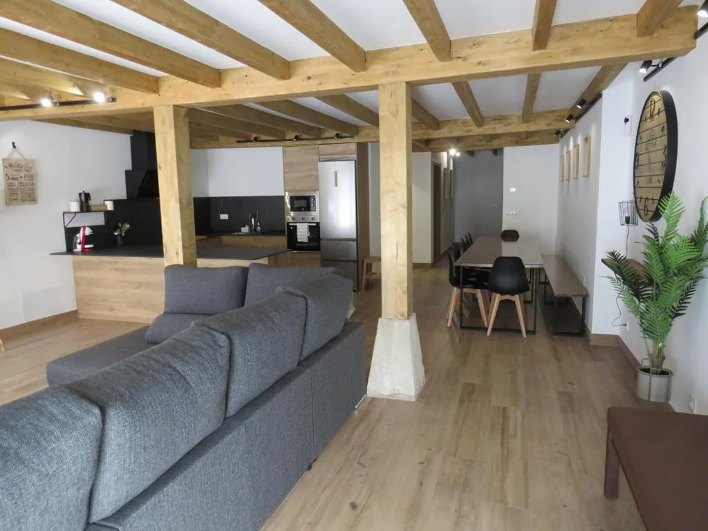 Casa de 6 dormitorios — Casa familiar cerca de Cabárceno