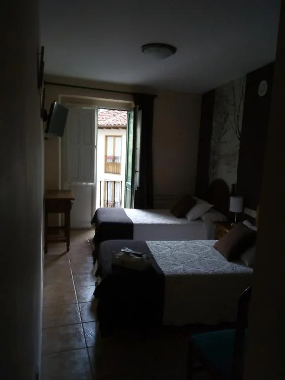Tweepersoonskamer met eigen badkamer - 2 bedden — Casa Favila