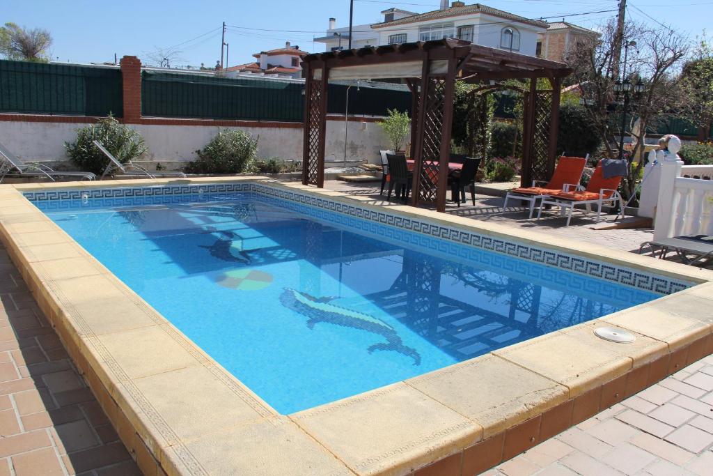 Casa Flamenca en El Ventorrillo - Piscina, Tumbonas, Terraza y Aparcamiento